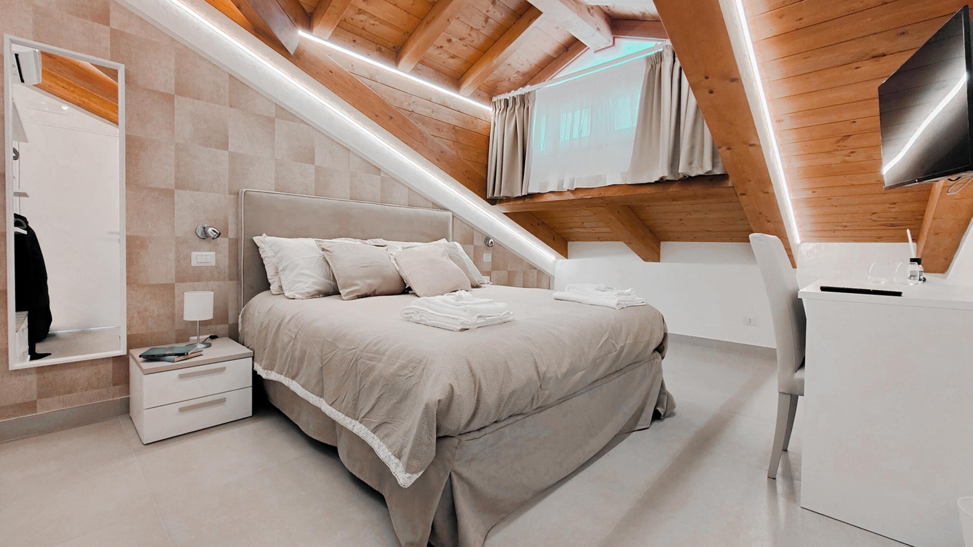 slide_roombeige