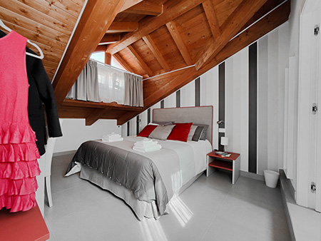 interno7 camera red&grey
